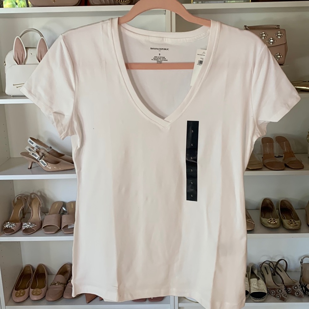 Banana Republic White V-neck